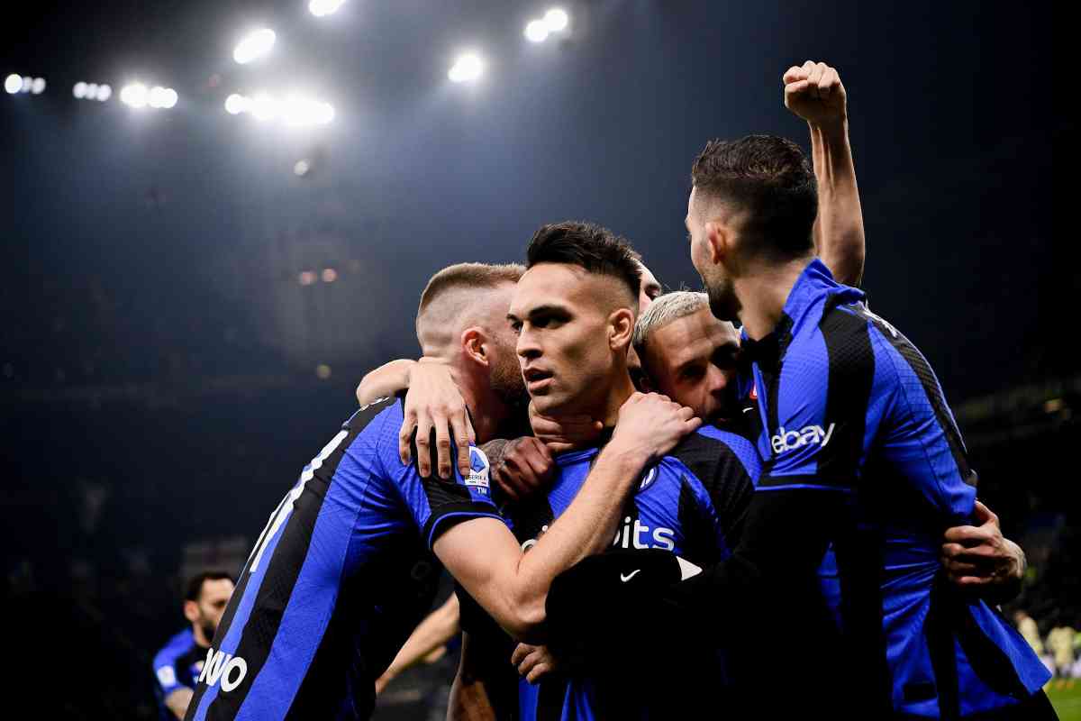 L' Inter festeggia dopo un gol