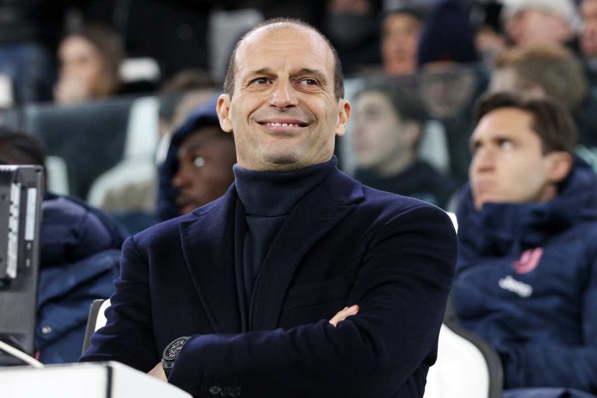 Allegri sorridente: il tecnico difeso da un ex campione della Juventus