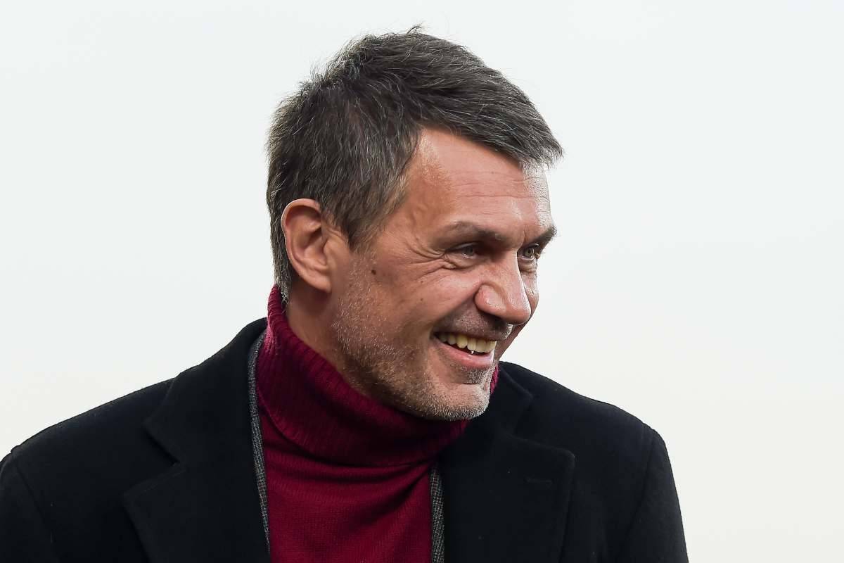 Paolo Maldini sorridente, Rafael Leao pensa al rinnovo con il Milan