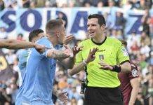 Milinkovic Savic si lamenta con l'arbitro