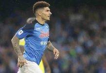 Di Lorenzo esulta dopo il gol