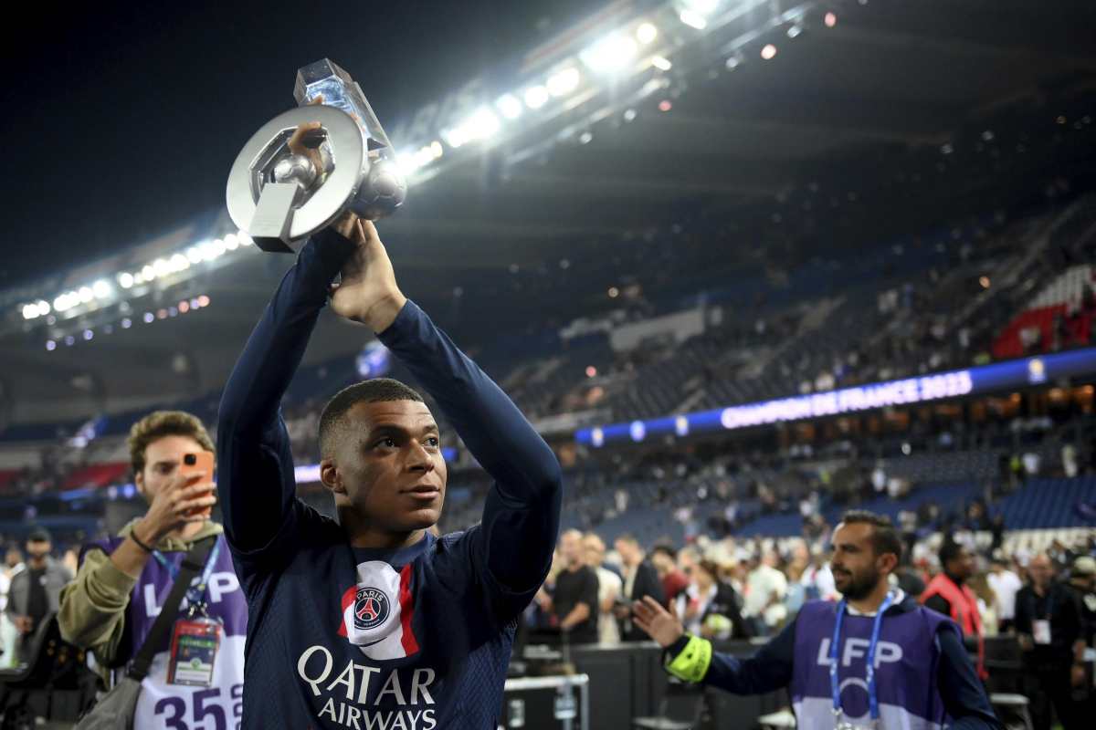 Clamoroso Mbappé via dal PSG