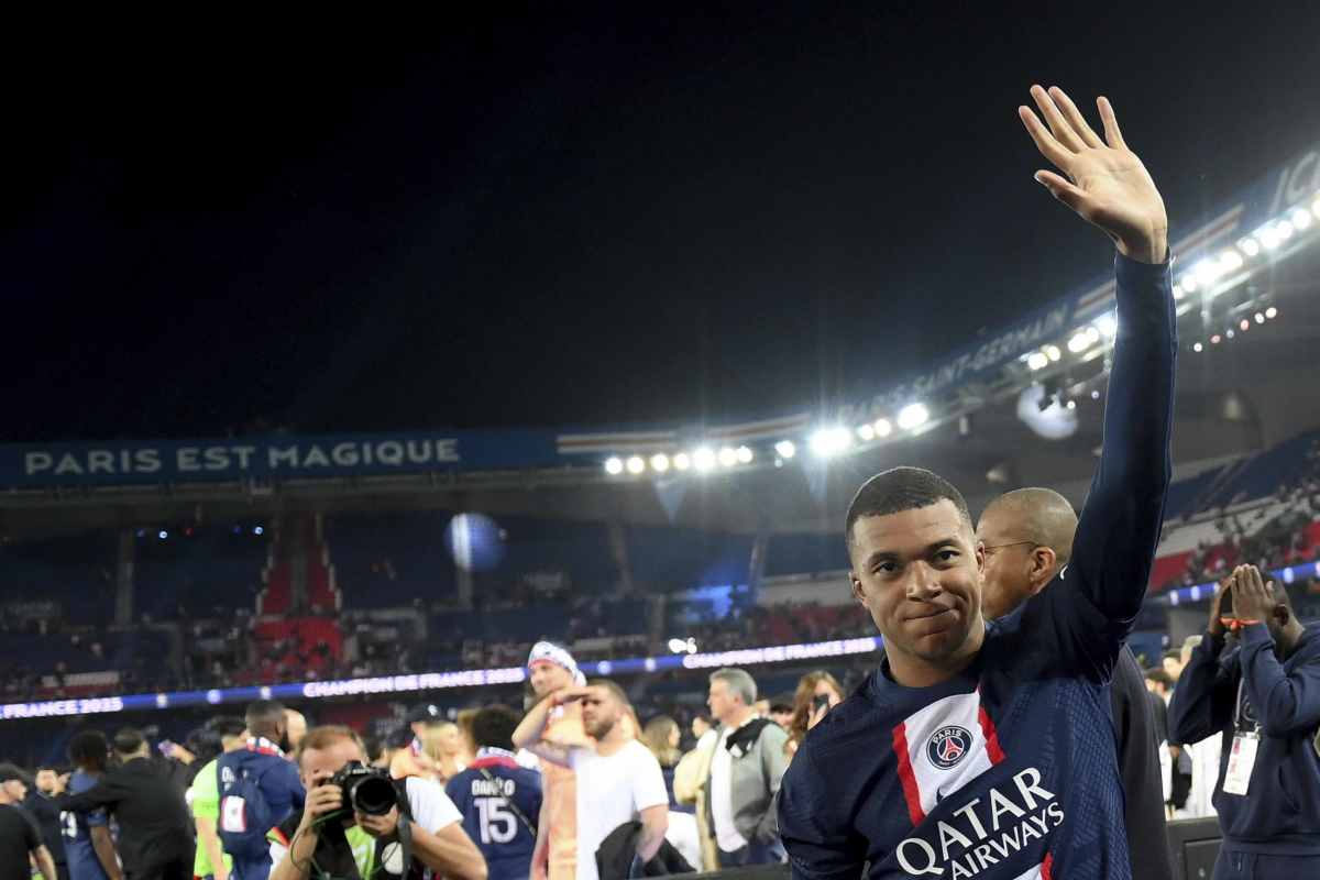 Clamoroso Mbappé via dal PSG