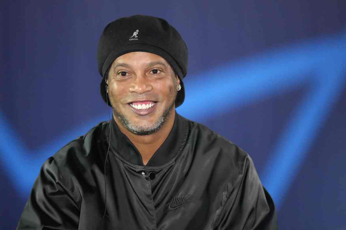 Ronaldinho e tante stelle in campo