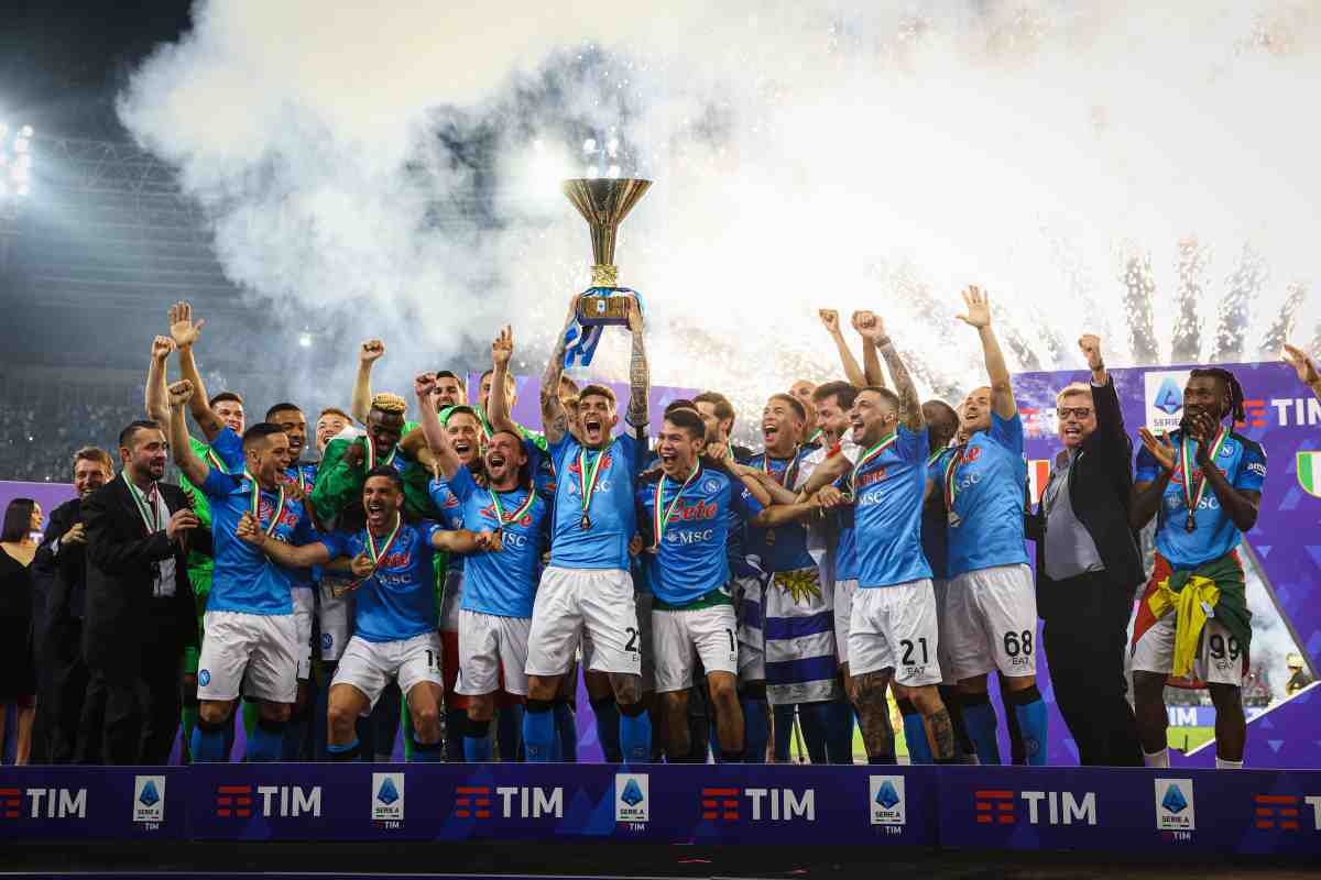 il Napoli apre le danze