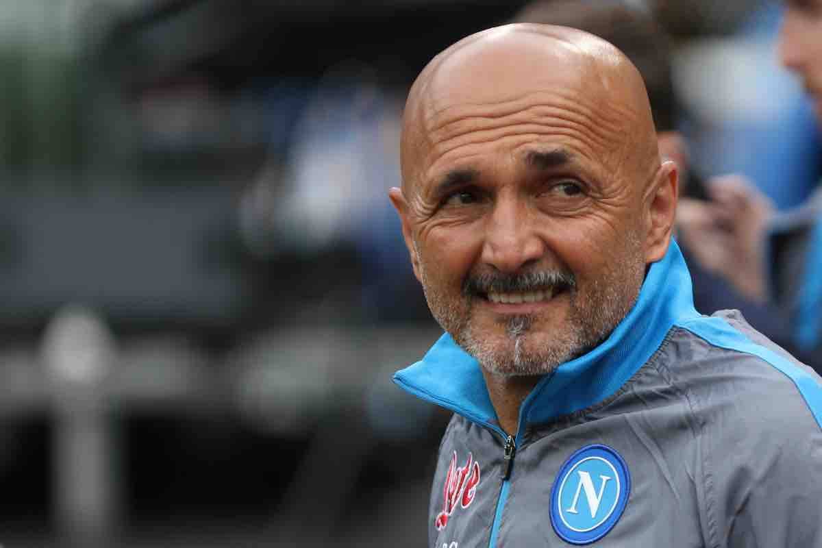 Luciano Spalletti pensieroso in campo