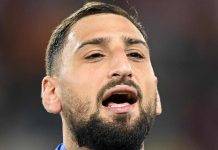 Donnarumma durante l'inno