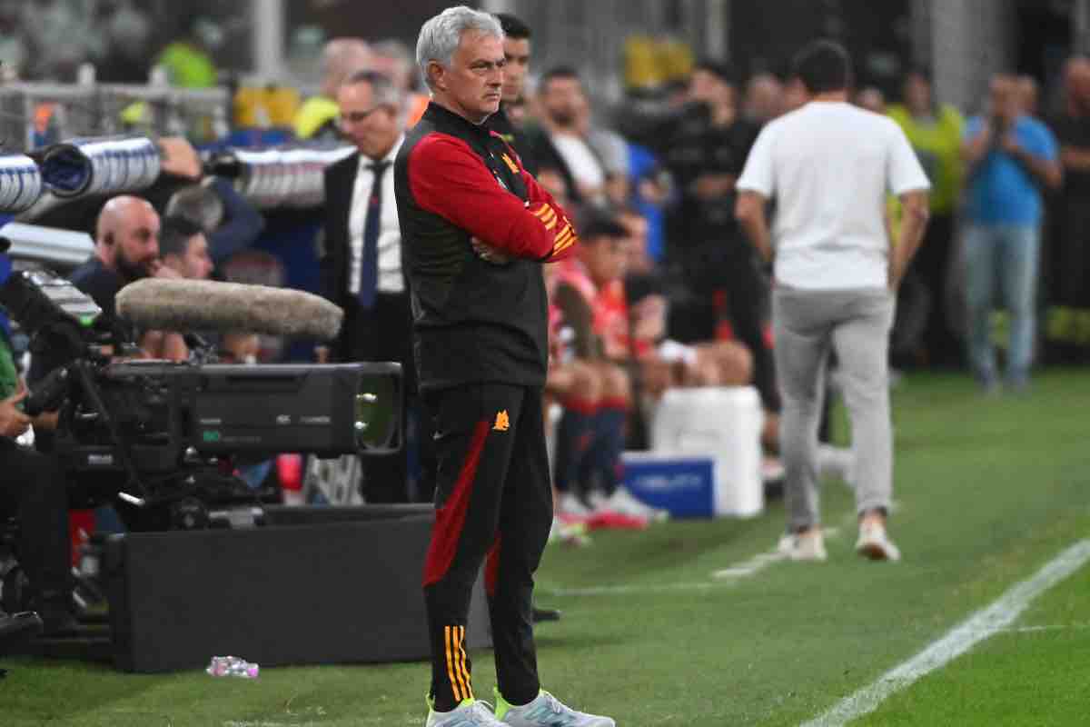 Josè Mourinho a bordocampo 