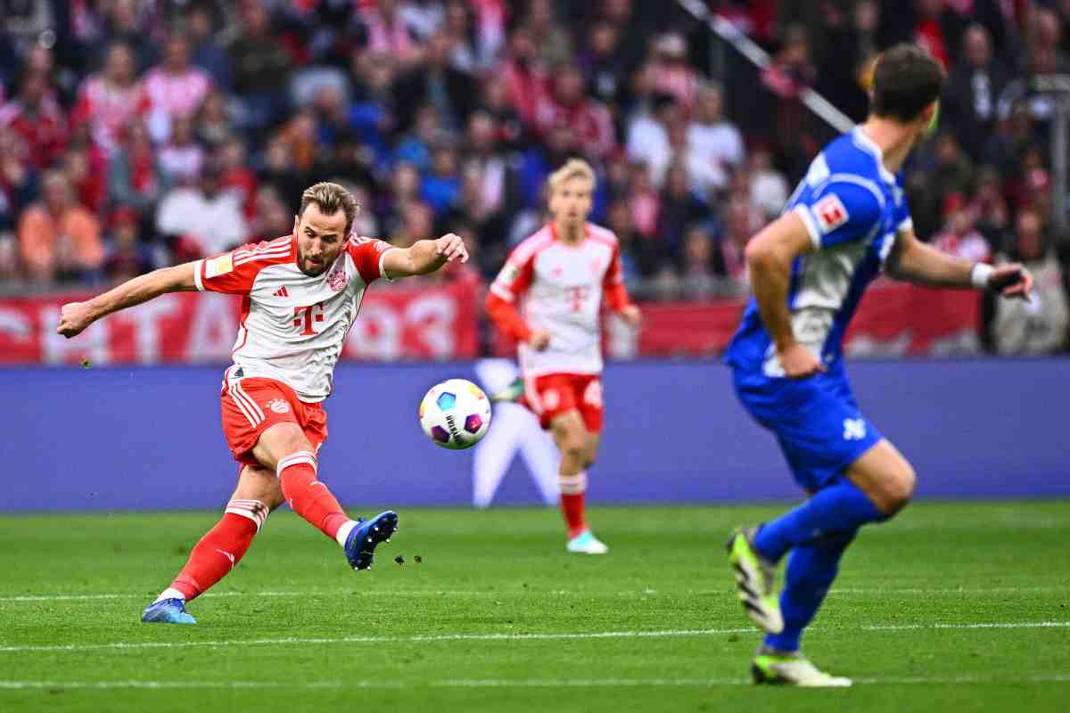 Bayern Monaco Kane gol centrocampo