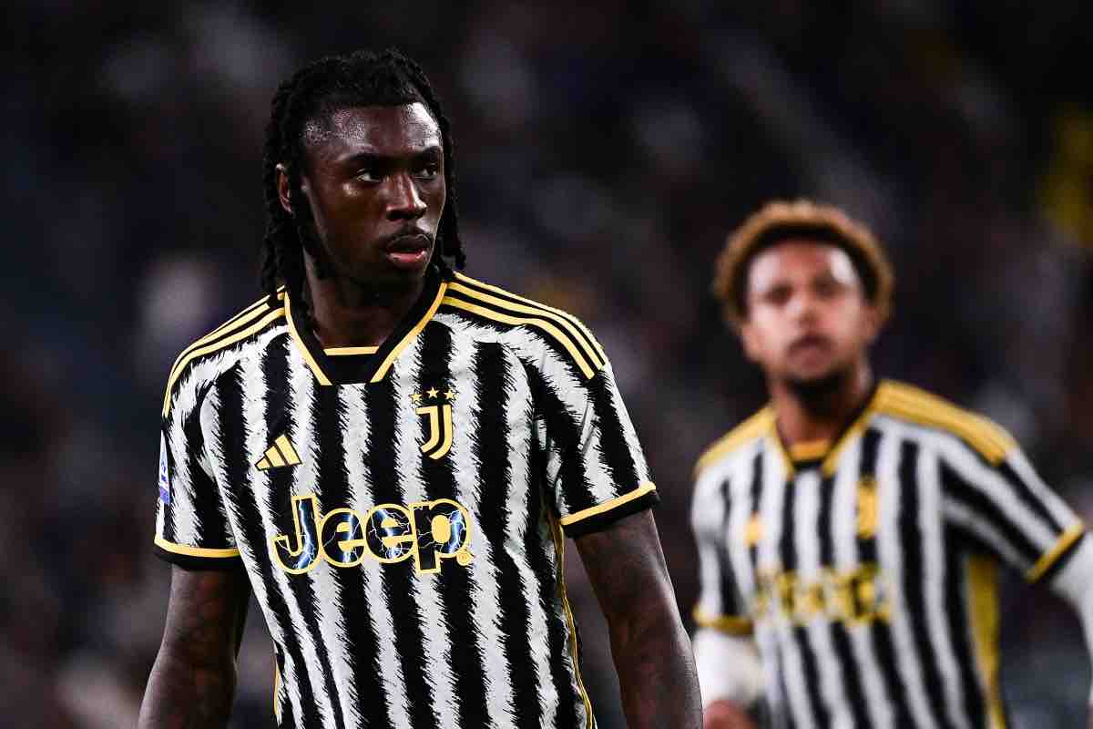 Moise Kean pensieroso 