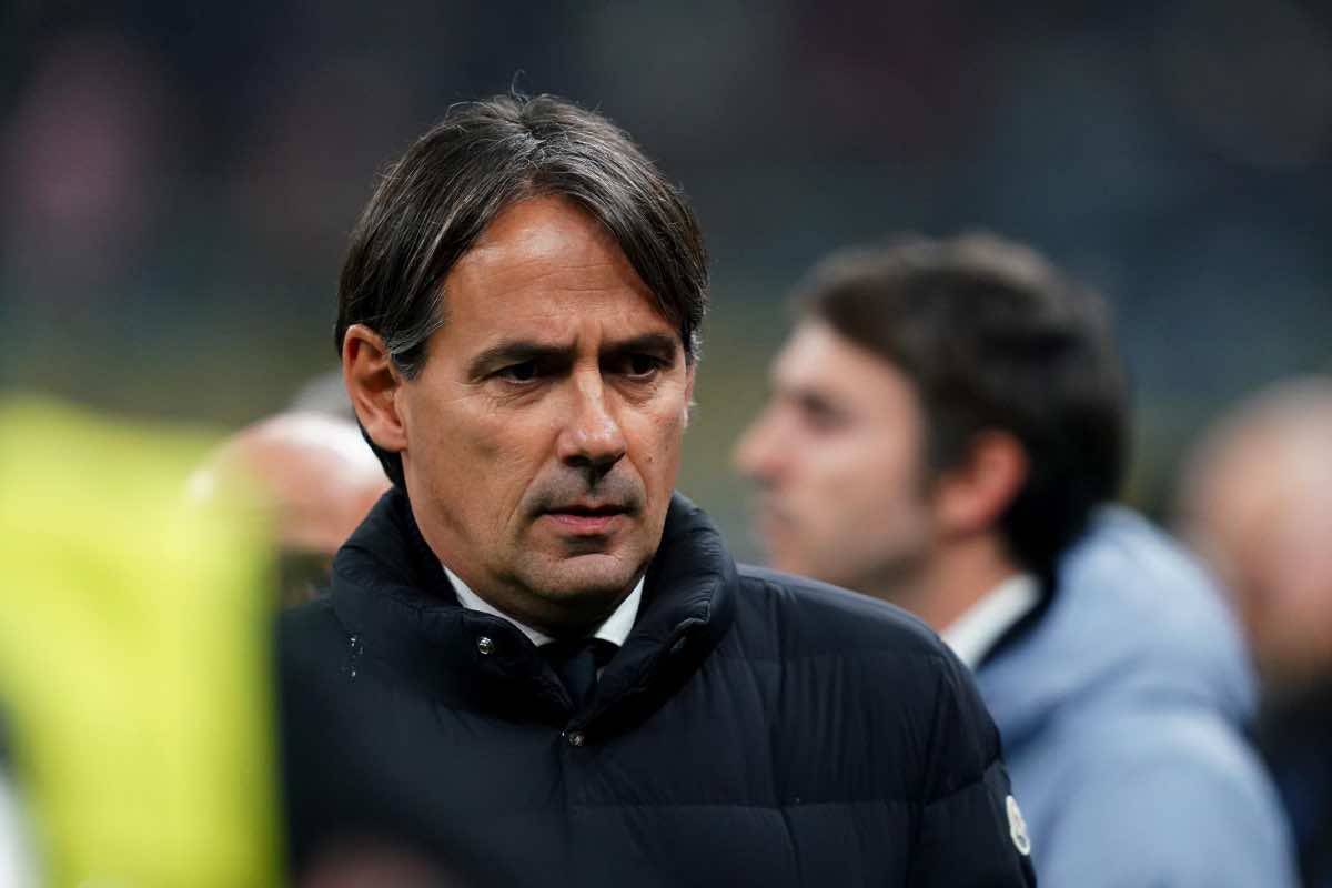 Simone Inzaghi perplesso in campo