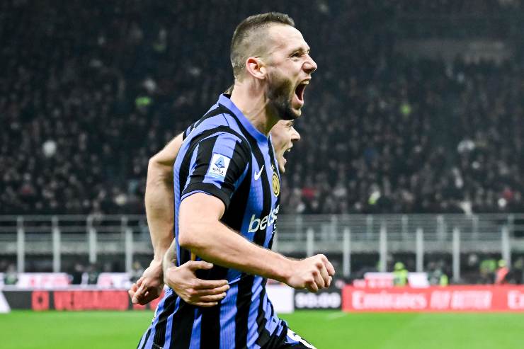 Stefan De Vrij esulta