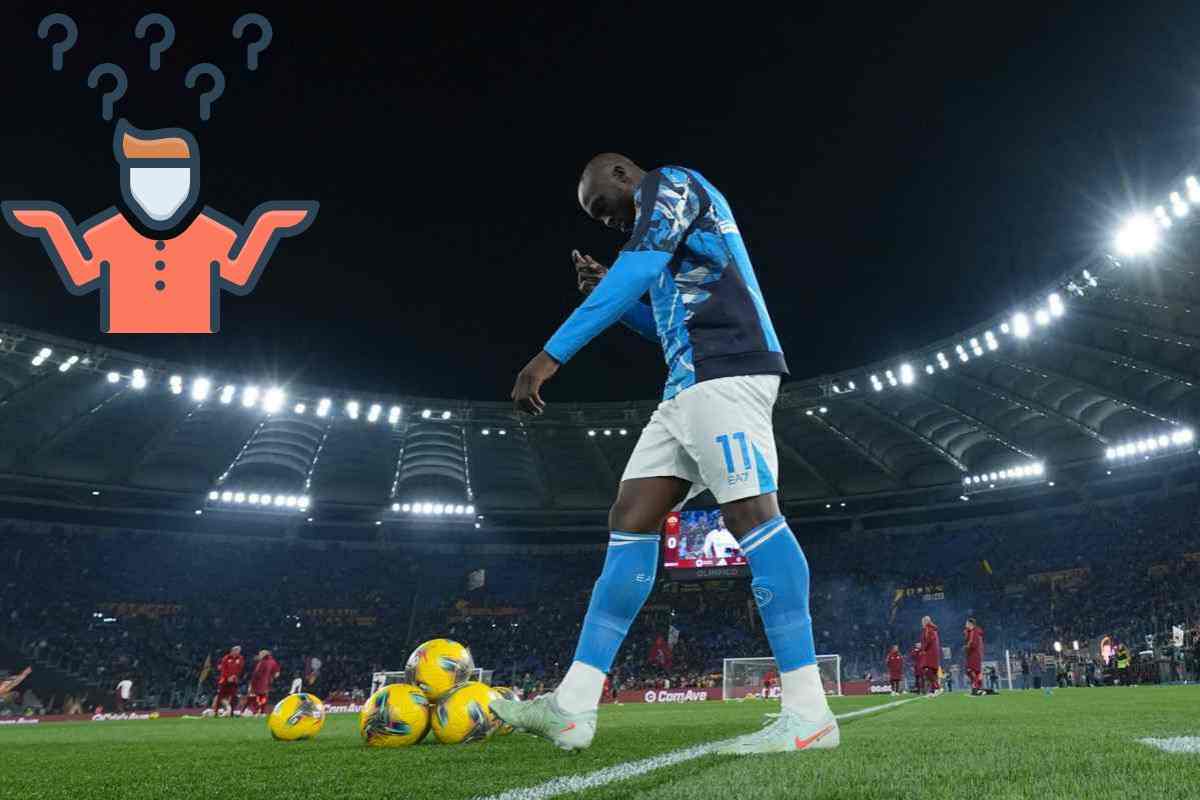 Romelu Lukaku, attaccante del Napoli, a testa bassa