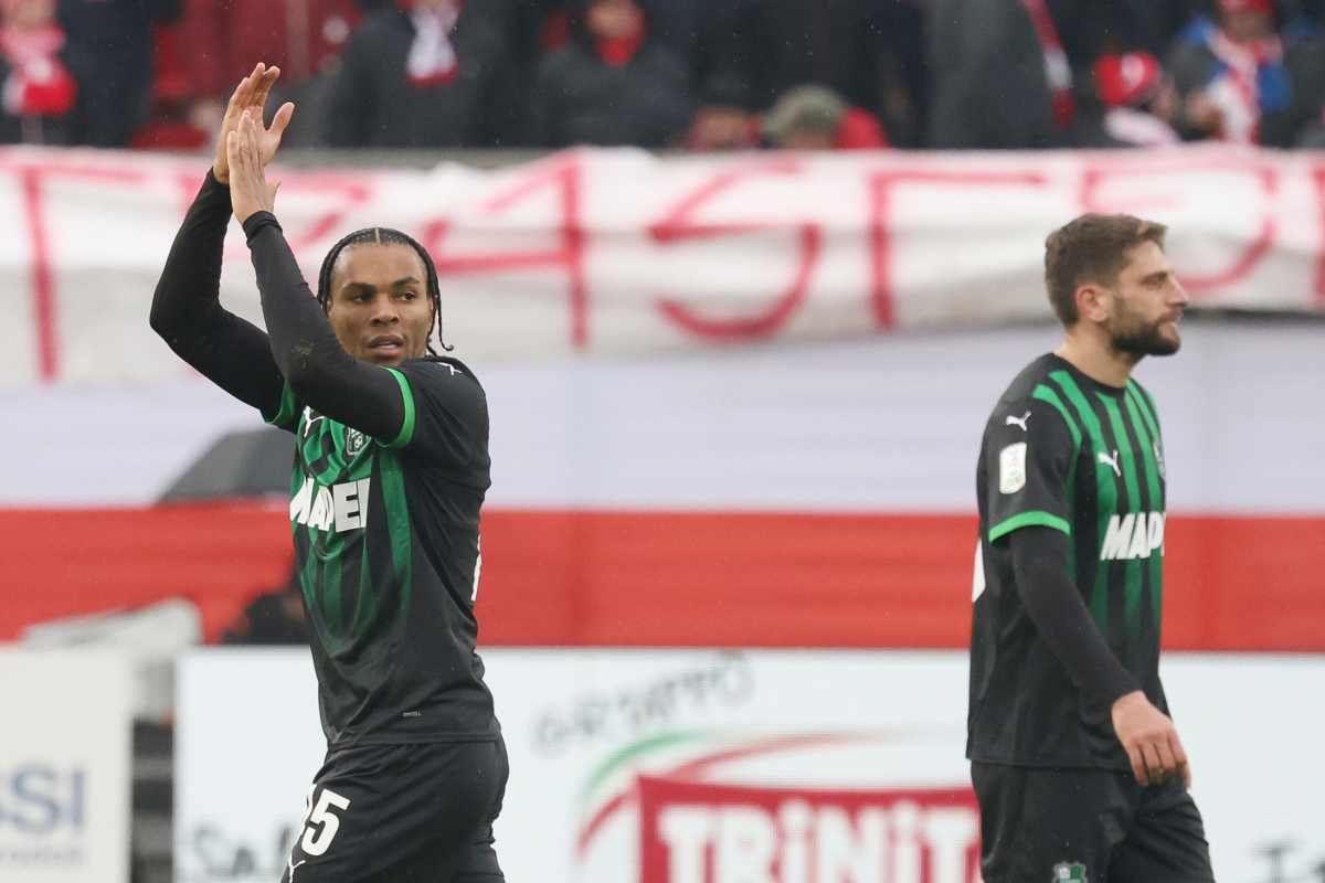 Armand Lauriente nella partita contro il Mantova, al suo fianco Domenico Berardi