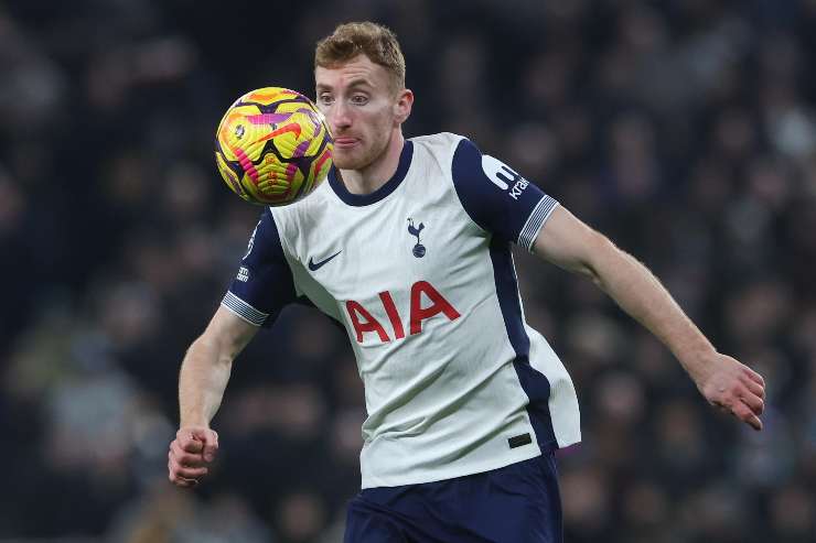 Dejan Kulusevski in azione con il Tottenham