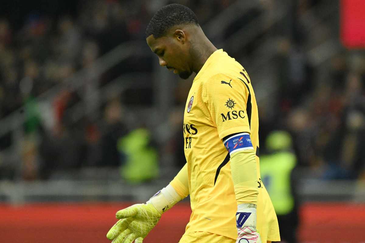 Mike Maignan a testa bassa