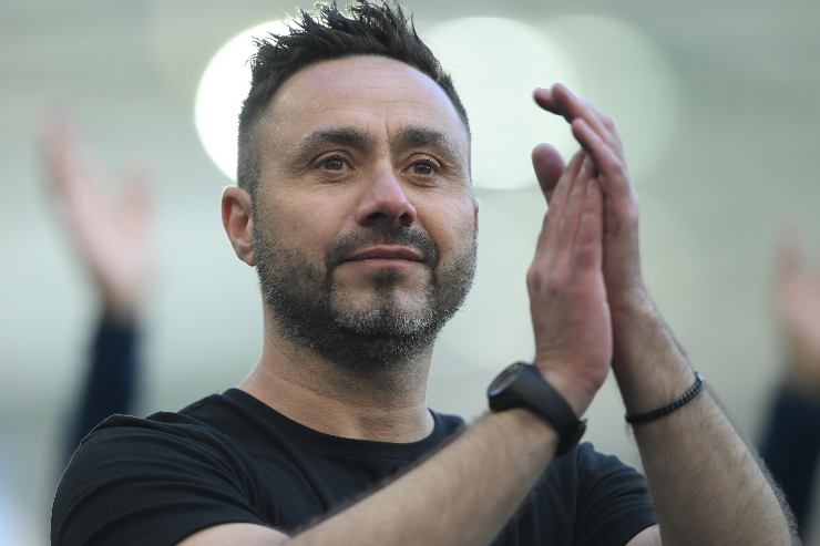 Roberto De Zerbi applaude