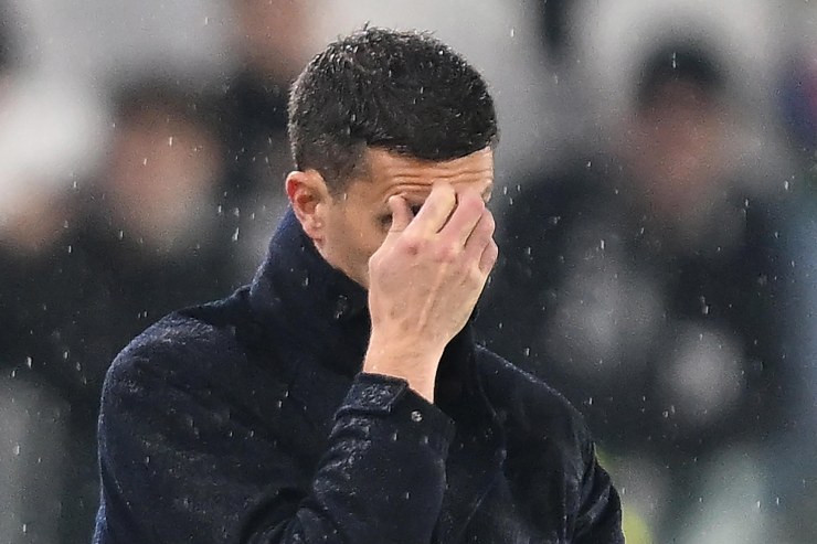 Thiago Motta disperato sotto la pioggia 