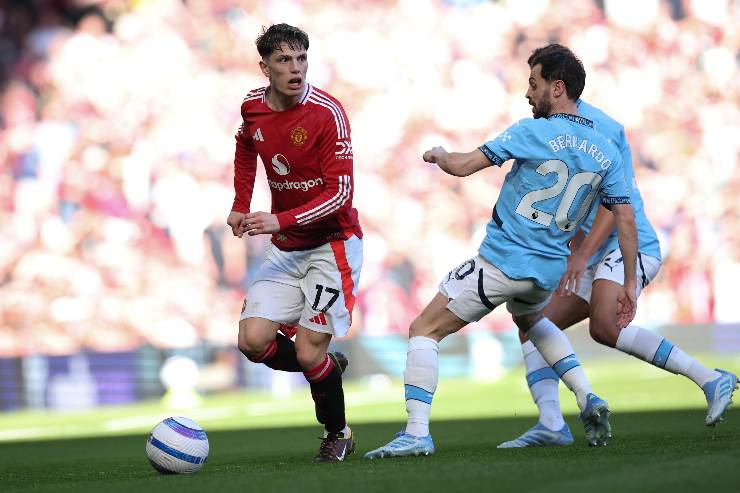 Alejandro Garnacho in azione con lo United