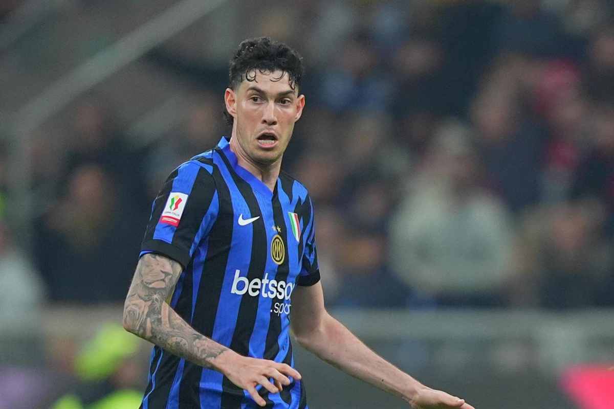 Alessandro Bastoni con la maglia dell'Inter