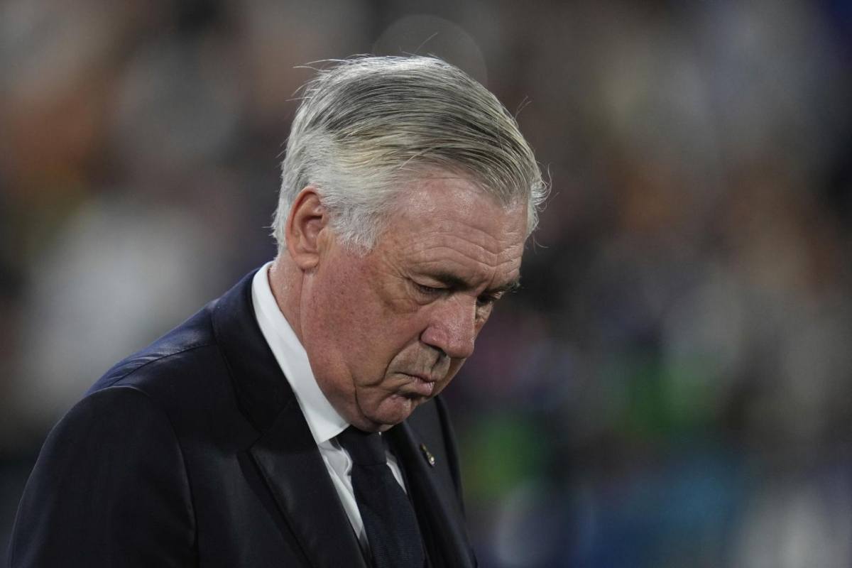 Carlo Ancelotti sconsolato