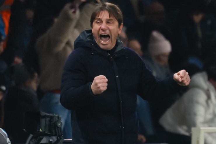 Antonio Conte esulta
