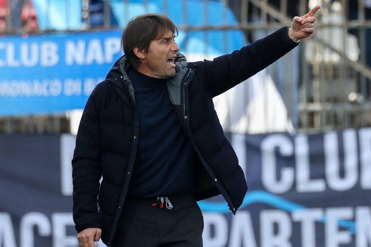 Antonio Conte dà indicazioni