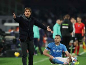 Antonio Conte con Alessandro Buongiorno a terra