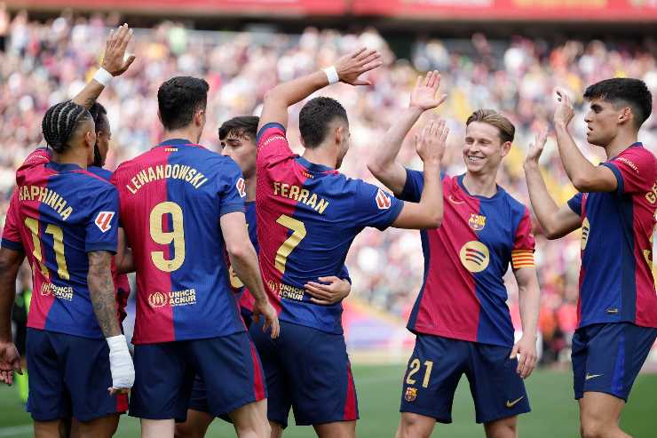 Barcellona esulta dopo un gol
