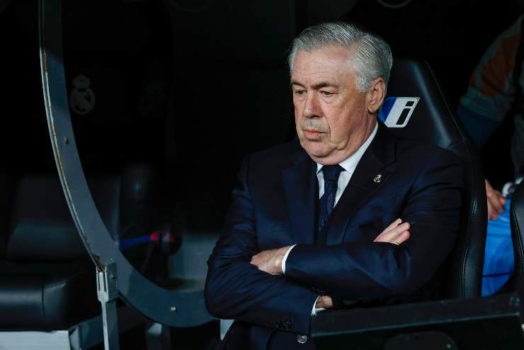 Carlo Ancelotti pensieroso