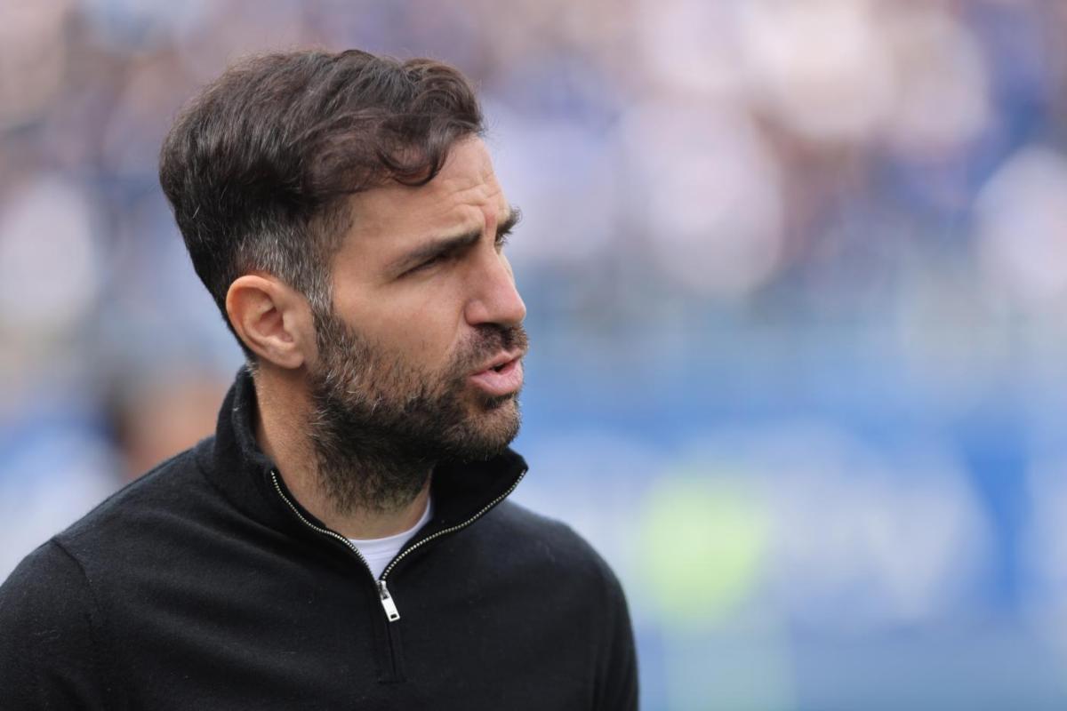 Fabregas, la Roma si allontana? L’offerta che fa tremare i giallorossi Fabregas, la Roma si allontana? L’offerta che fa tremare i giallorossi