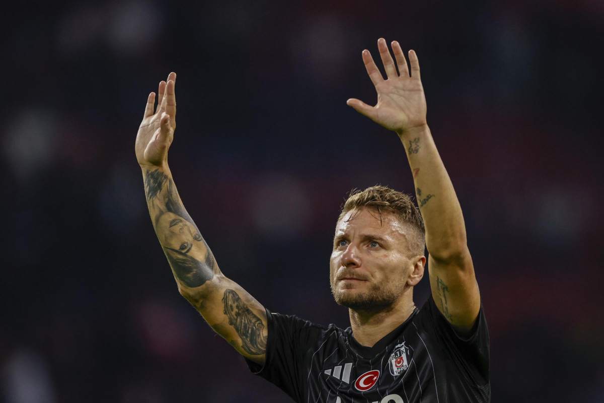 Ciro Immobile saluta i tifosi del Besiktas