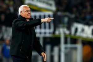 Claudio Ranieri dà indicazioni