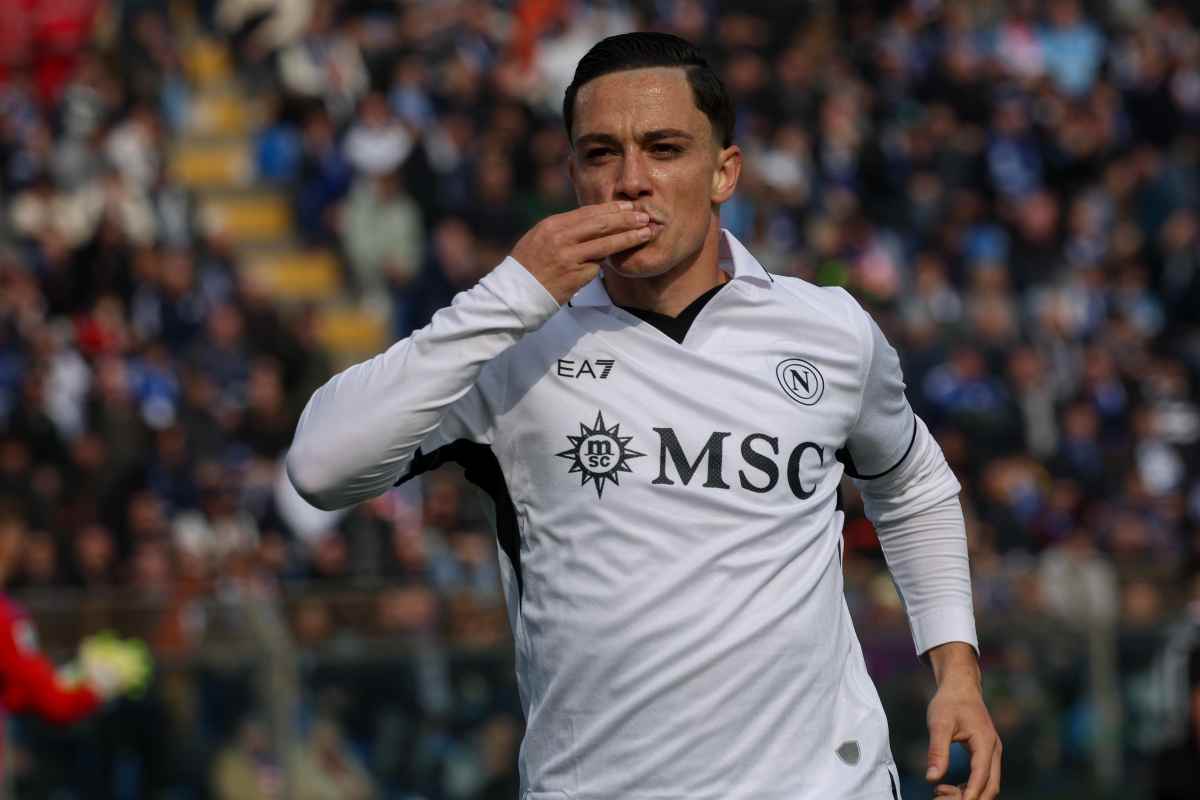 Giacomo Raspadori del Napoli esulta dopo un gol