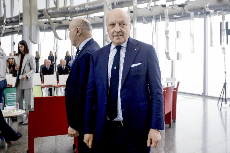 Giuseppe Marotta sorride