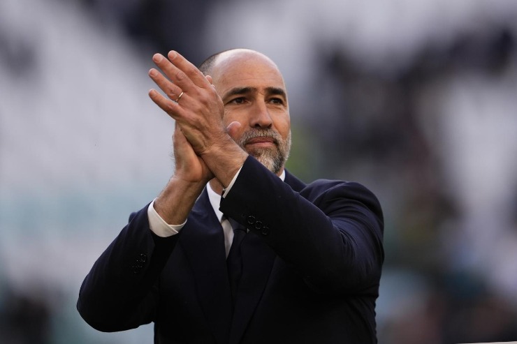 Igor Tudor applaude