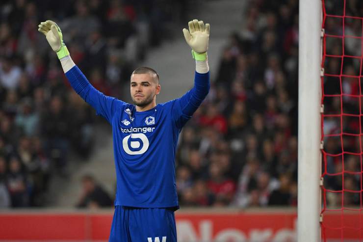 Lucas Chevalier con la maglia del Lille