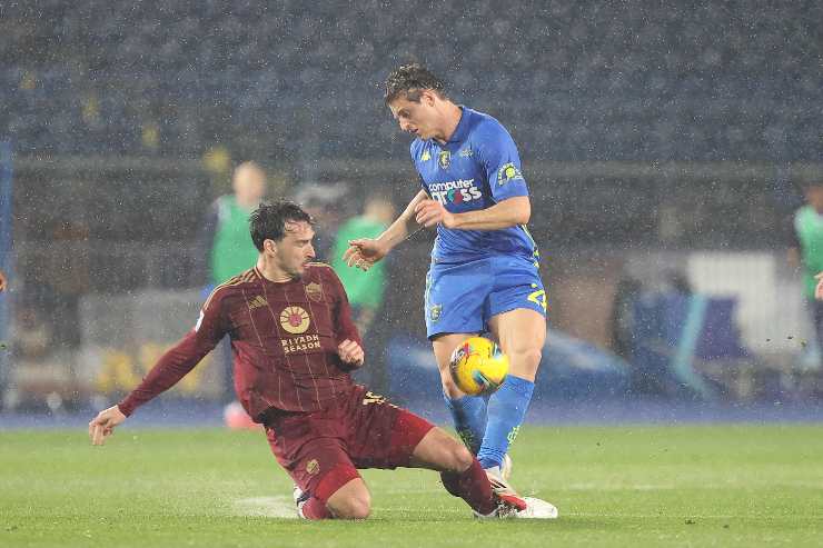 Mats Hummels in azione contro l'Empoli
