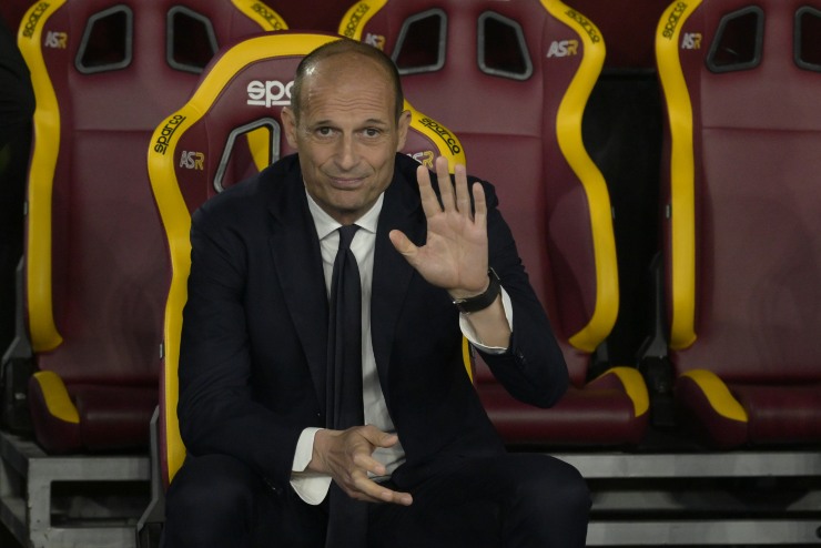 Max Allegri saluta in panchina 