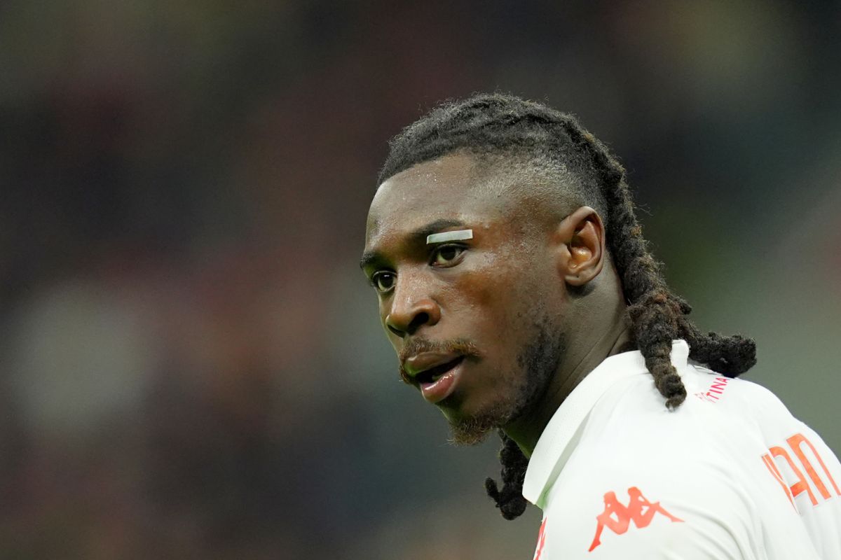 Moise Kean in maglia Fiorentina in campo