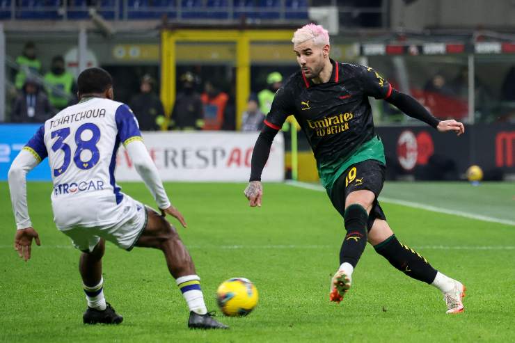 Theo Hernandez in azione con la maglia del Milan
