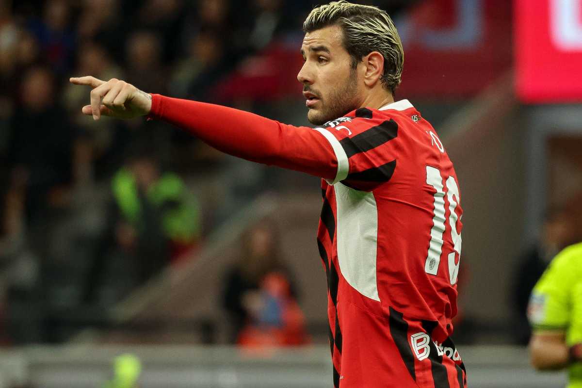 Theo Hernandez indica il futuro