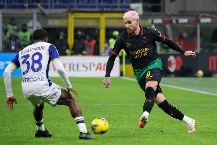 Theo Hernandez in azione