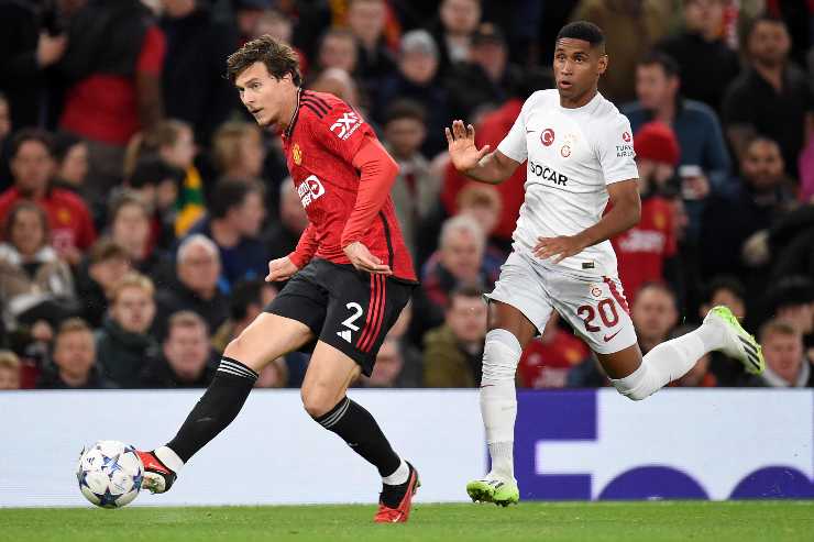 Victor Lindelof in azione con lo United