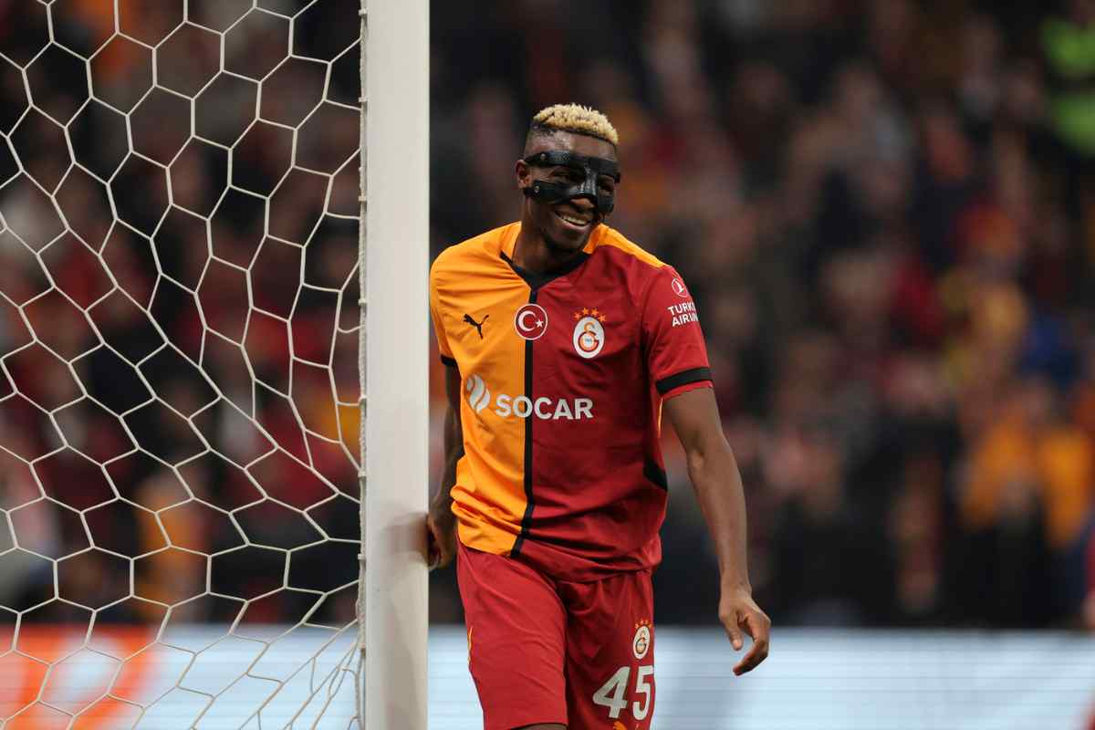 Victor Osimhen sconsolato