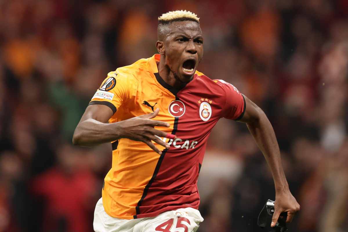 Victor Osimhen esulta con la maglia del Galatasaray
