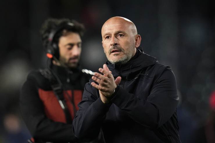 Vincenzo Italiano applaude