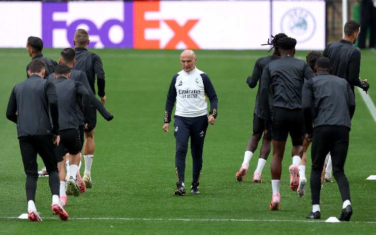 Antonio Pintus dirige l'allenamento