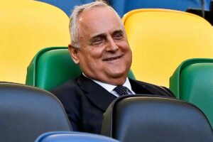 Claudio Lotito sorride
