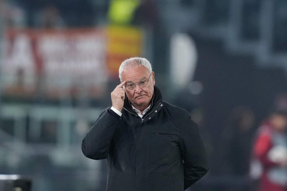 Claudio Ranieri perplesso in panchina
